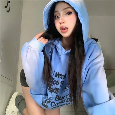 她比烟花寂寞